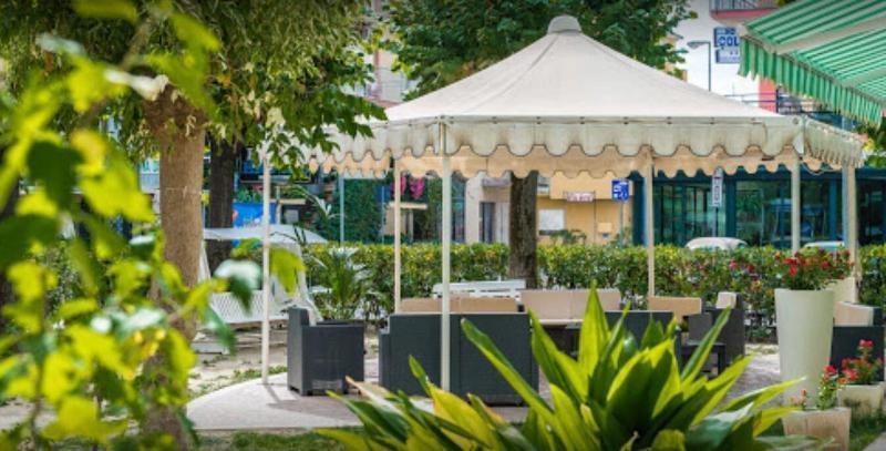Hotel Ervill ريميني المظهر الخارجي الصورة