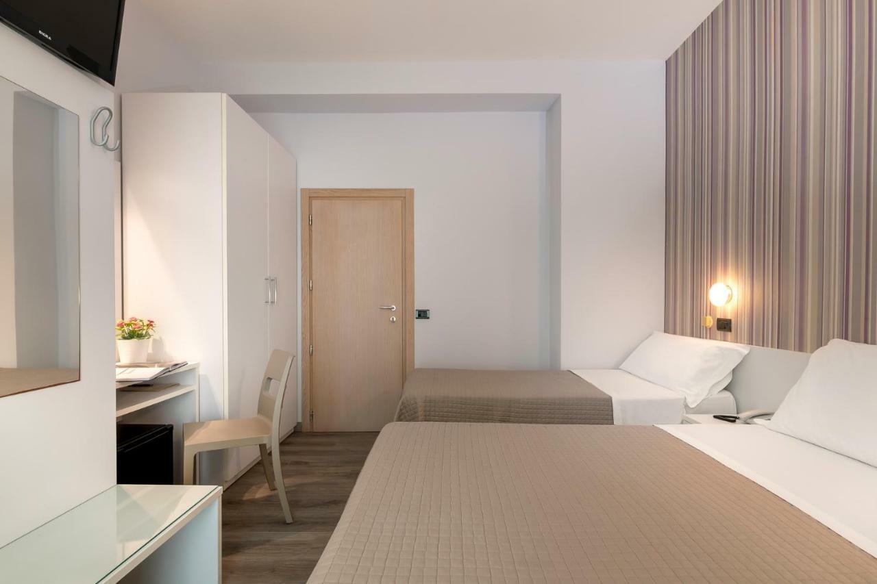 Hotel Ervill ريميني المظهر الخارجي الصورة