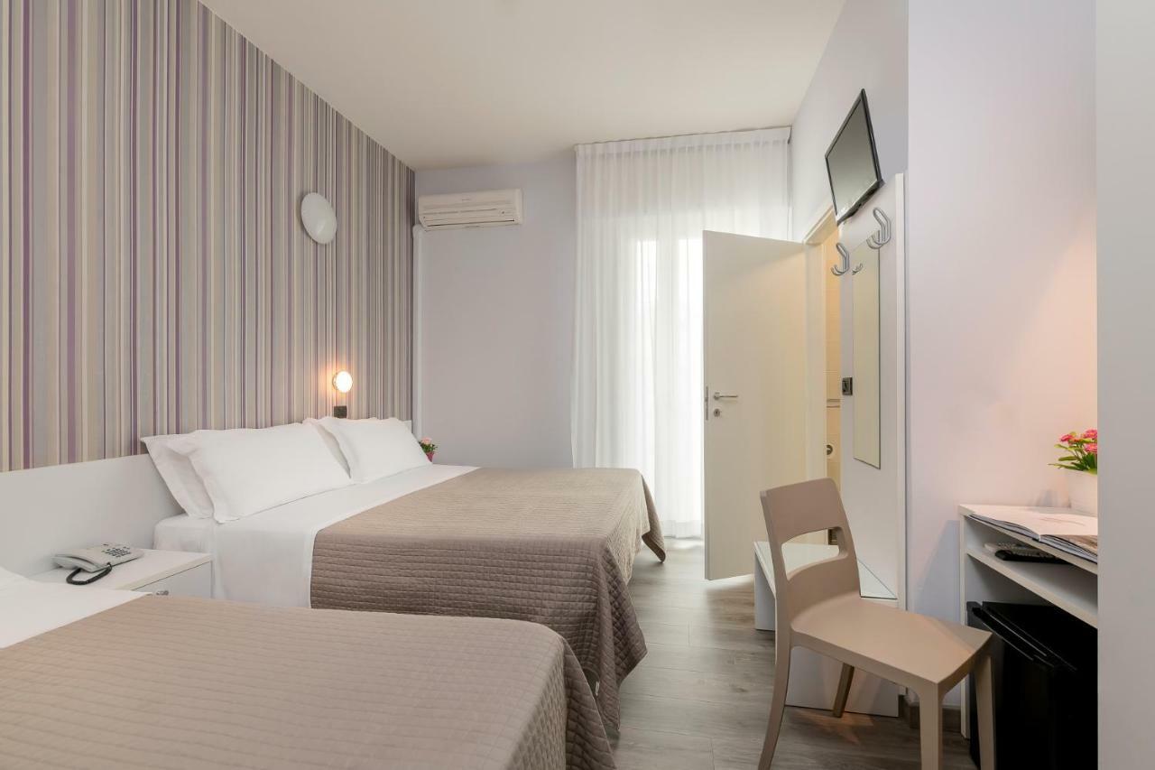 Hotel Ervill ريميني المظهر الخارجي الصورة